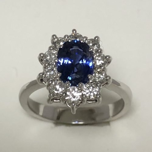 Anillo de oro blanco con zafiro Ceilán Estilo Isabelino | Javier Baquerizo Joyero