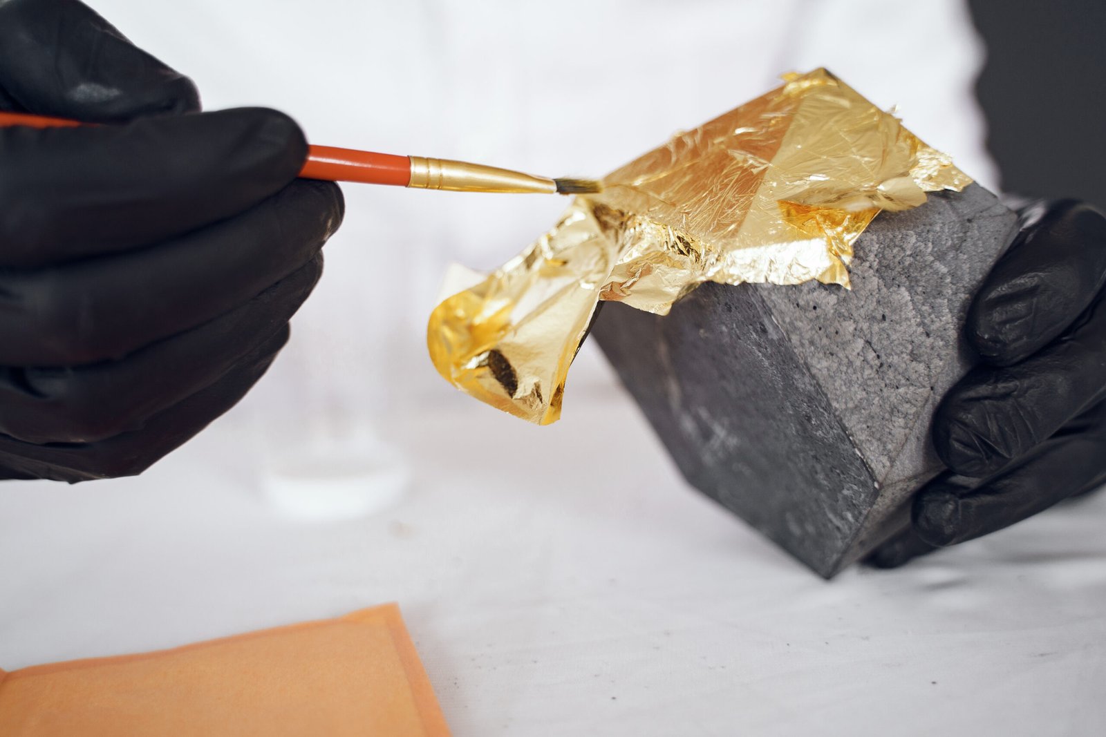 restauración del patrimonio y técnicas de dorado